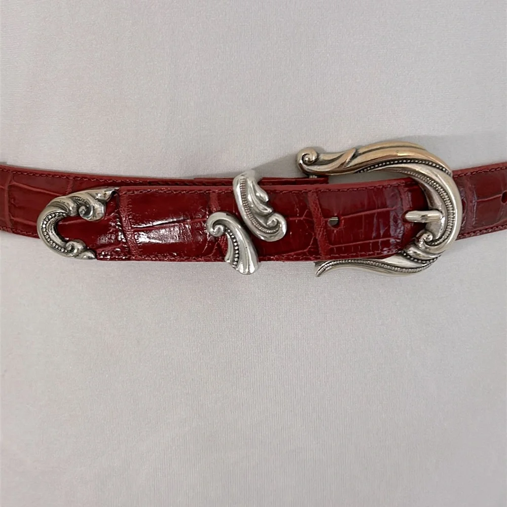 Coldwater Creek red‎ embossed leather belt. Filigree Silver buckle. Size Medium.